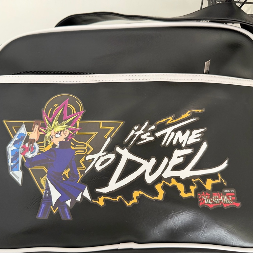 Yu-Gi-Oh! Messenger Bag It's Time to Duel - Yugi Graphic - Picture 2 of 6